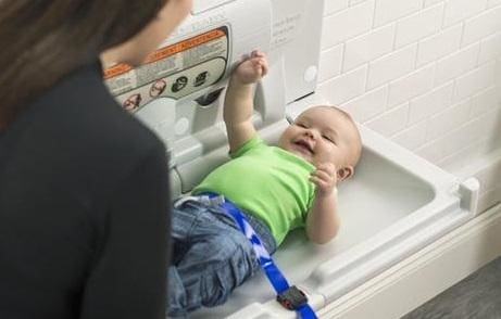 Should You Buy a Vertical or Horizontal Baby Change Table